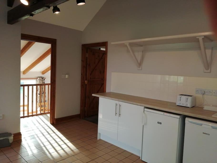 Apartamento The Barn. Carmarthen Exterior foto