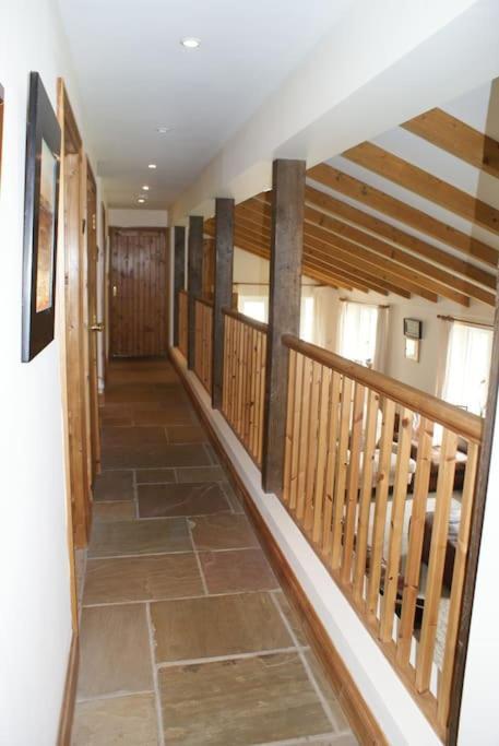 Apartamento The Barn. Carmarthen Exterior foto