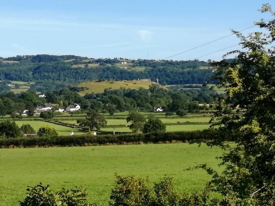 Apartamento The Barn. Carmarthen Exterior foto