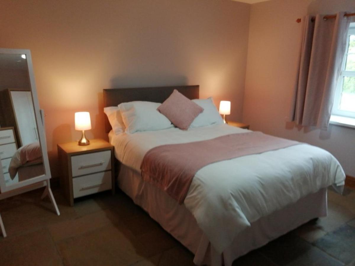 Apartamento The Barn. Carmarthen Exterior foto